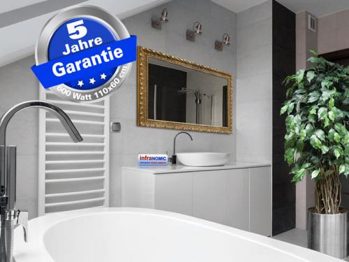 Preview: infrarot Spiegelheizung 600 Watt mit Massivholz Stilrahmen goldfarben im Badezimmer